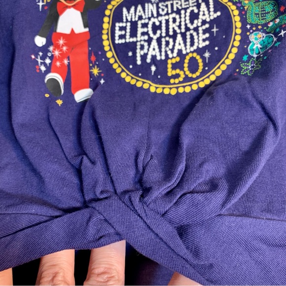NWT. Adorable girls size 4 top t-shirt of The Main Street Electrical Parade - Picture 4 of 13